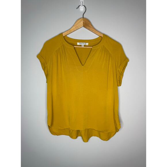 Rose + Olive mustard color v neck top with rolled sleeve Size small - Picture 4 of 5